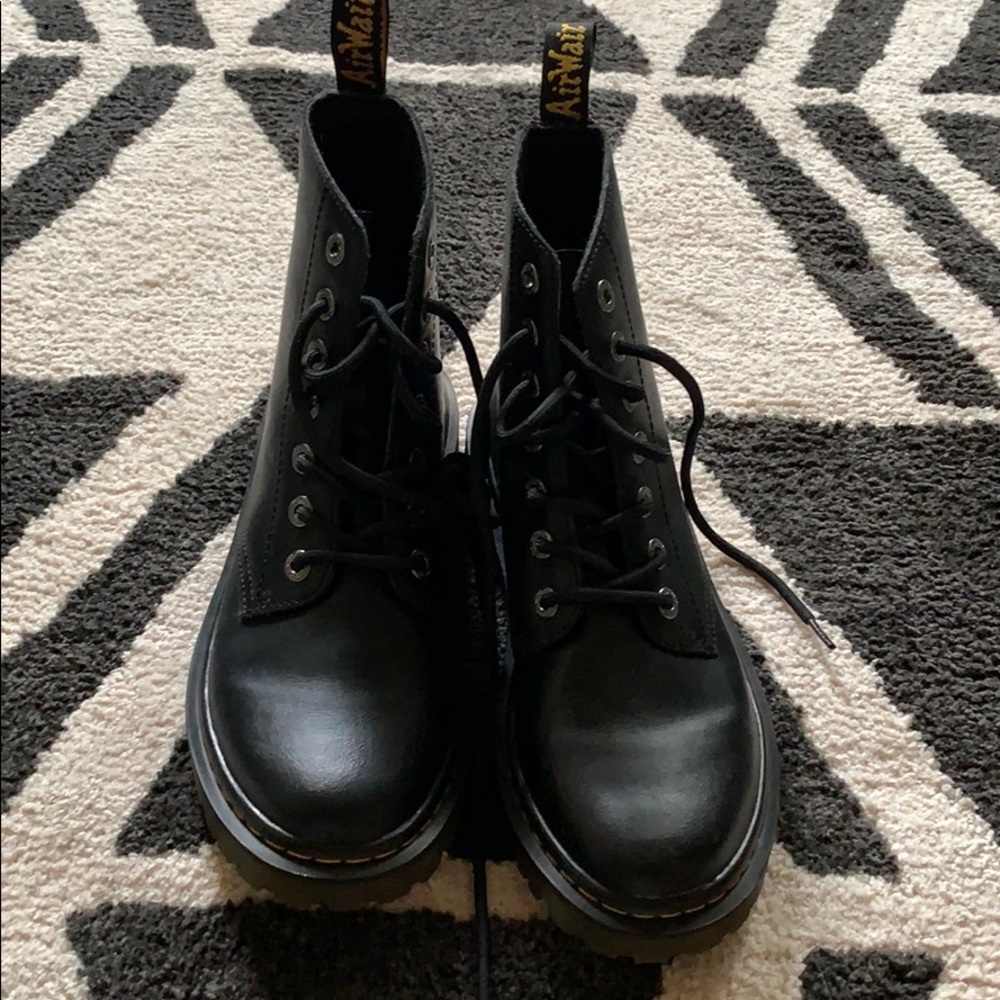 Dr Marten Combat Boot